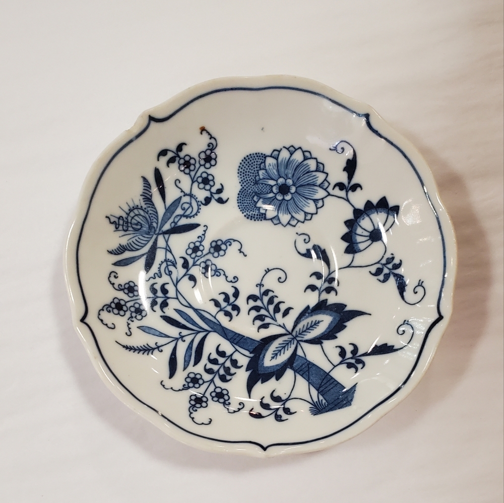 Vintage Blue Danbue Saucer 5.5"